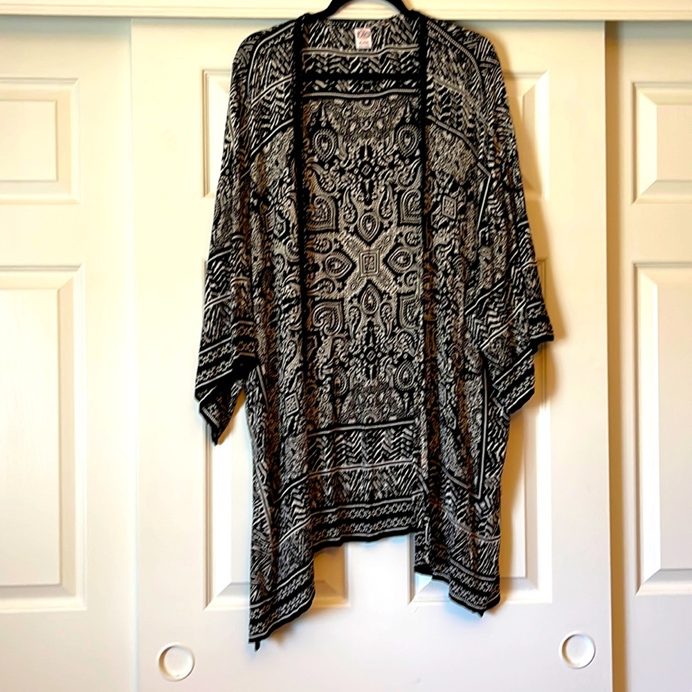 Black and beige kimono in excellent condition XL/XXL